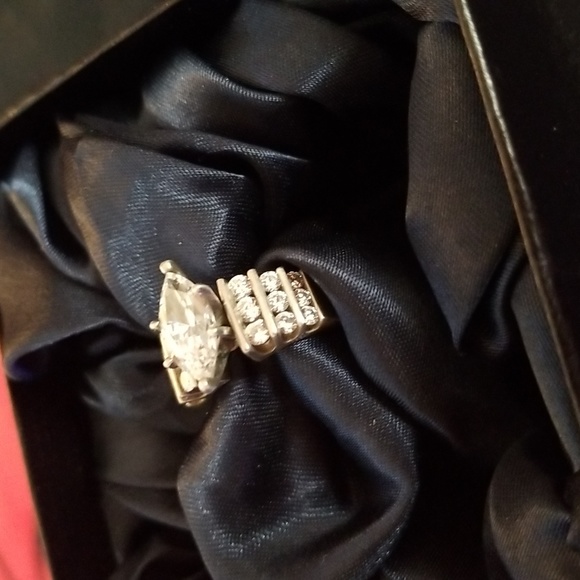 Marquise Ring - Picture 3 of 5